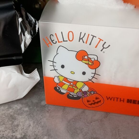 Hello Kitty the Creme Shop Plush Headband and Betsey Johnson Facial Wipes Set - Picture 4 of 7